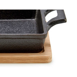 SMALL SQUARE CAST IRON PAN W/BAMBOO TRAY