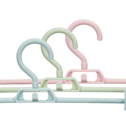 SET 4 CINTRES PINCES 3 COULEURS CLAIRES ASSORT