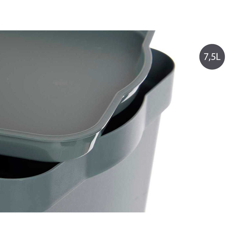 GREY PLASTIC STORAGE BOX WITH COVER 7.5L