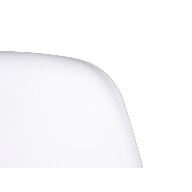 WHITE CHAIR