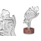 FIGURA METAL PRATEADA ROSTO SUPORTE MADEIRA