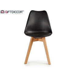 CHAISE PLASTIQUE AVEC PATES BOIS NOIR